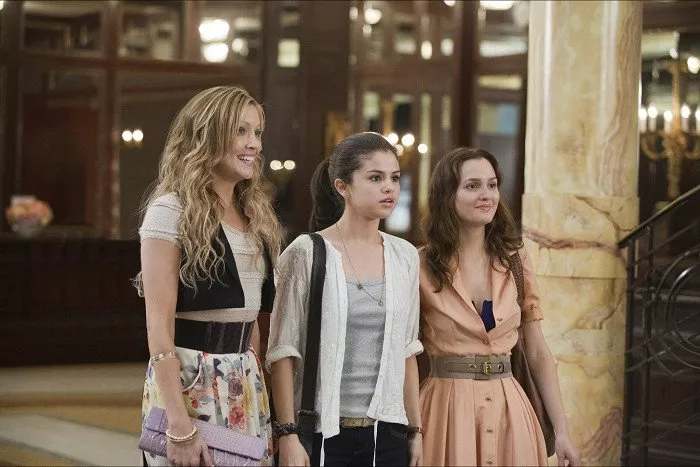 Katie Cassidy (Emma), Selena Gomez (Grace), Leighton Meester (Meg)