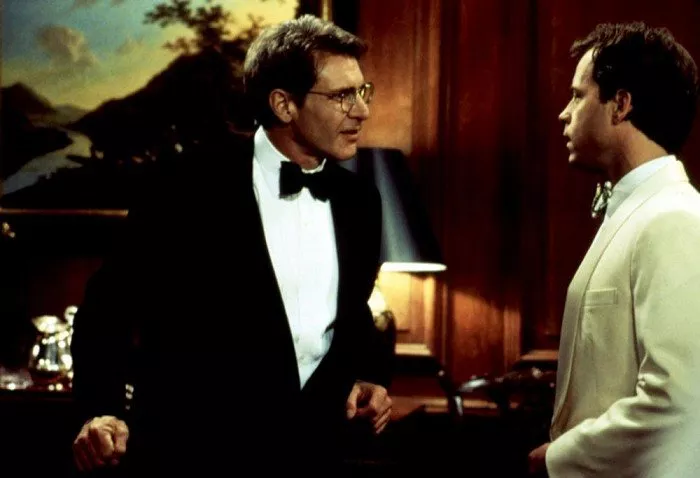 Harrison Ford (Linus Larrabee), Greg Kinnear (David Larrabee)