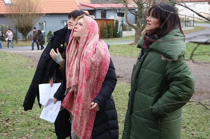 Jana Stryková (Petra Slaninová), Dana Batulková (Ludmila „Lída“ Vacková), Tereza Brodská (Jana Kratinová)
