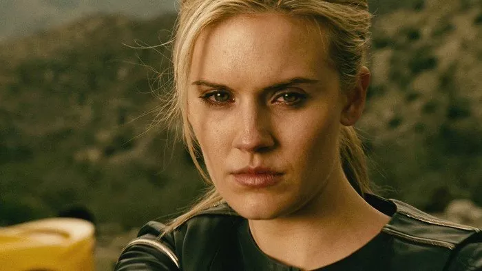 Maggie Grace (Lily)