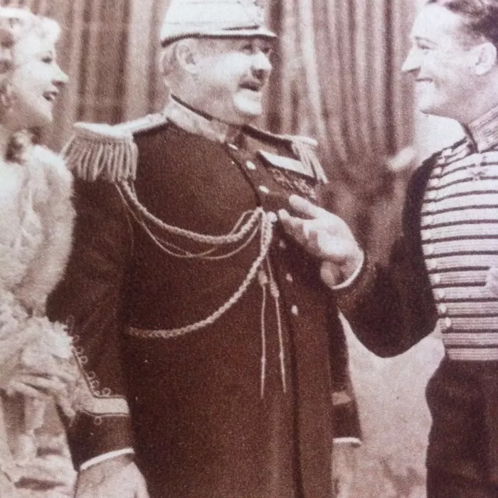 Maurice Chevalier, George Barbier, Una Merkel zdroj: imdb.com