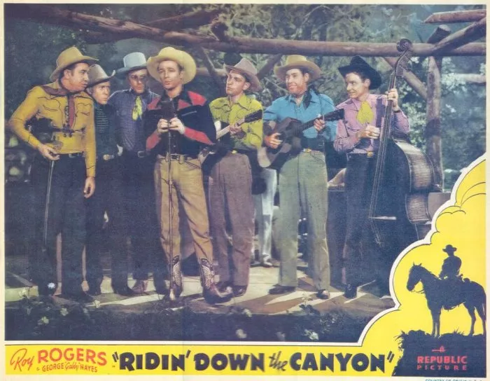 Roy Rogers, Pat Brady, Hugh Farr, Karl Farr, Bob Nolan, Lloyd Perryman, Sons of the Pioneers, Tim Spencer zdroj: imdb.com