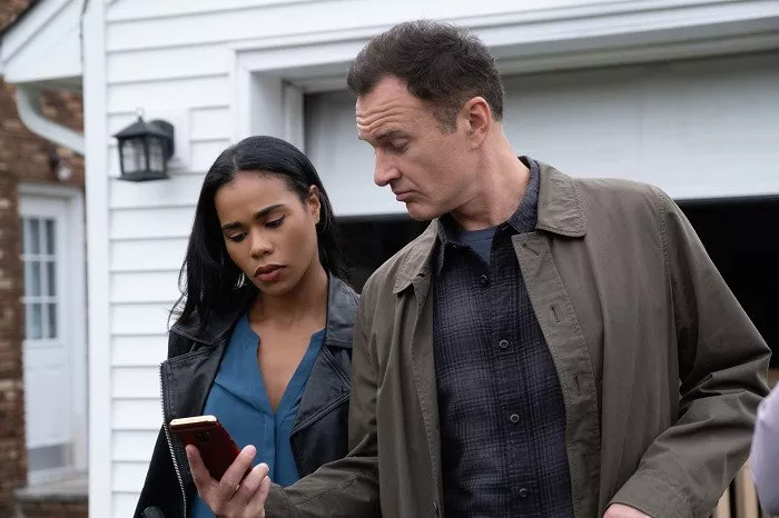 Roxy Sternberg (Special Agent Sheryll Barnes), Julian McMahon (Supervisory Special Agent Jess LaCroix)