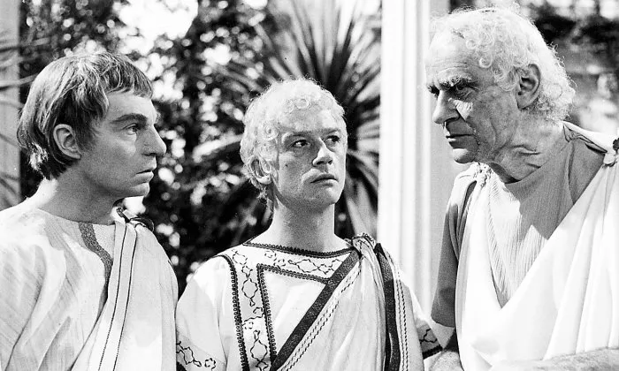 John Hurt (Caligula), Derek Jacobi (Claudius), George Baker (Tiberius) zdroj: imdb.com