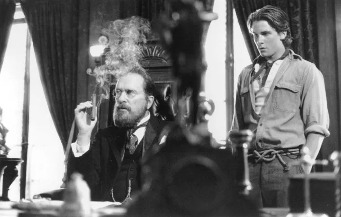 Christian Bale, Robert Duvall zdroj: imdb.com