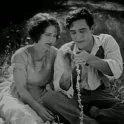 Ten, jehož políčkují (1924)