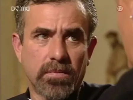Rubén Morales (Otec Jesús Alarcón)