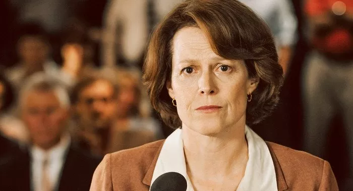 Sigourney Weaver (Mary Griffith)