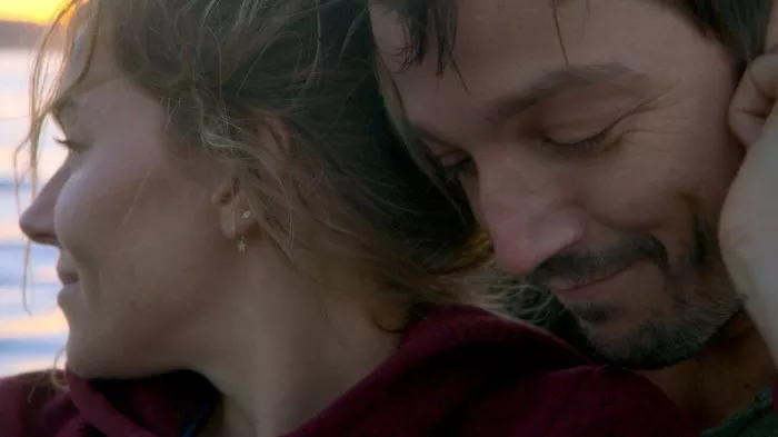 Diego Luna, Sienna Miller zdroj: imdb.com