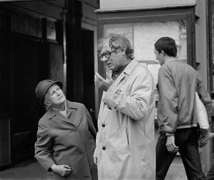 Vlasta Jelínková (Old Woman in the Street), Vlastimil Hašek (Rudolf Pekar, detective)