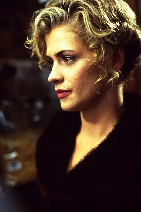 Kristy Swanson (Erica Paget)