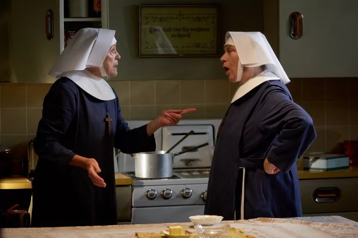 Pam Ferris (Sister Evangelina), Judy Parfitt (Sister Monica Joan) zdroj: imdb.com