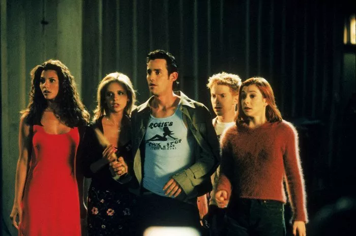 Charisma Carpenter (Cordelia Chase), Sarah Michelle Gellar (Buffy Summers), Nicholas Brendon (Xander Harris), Seth Green (Oz), Alyson Hannigan (Willow Rosenberg)