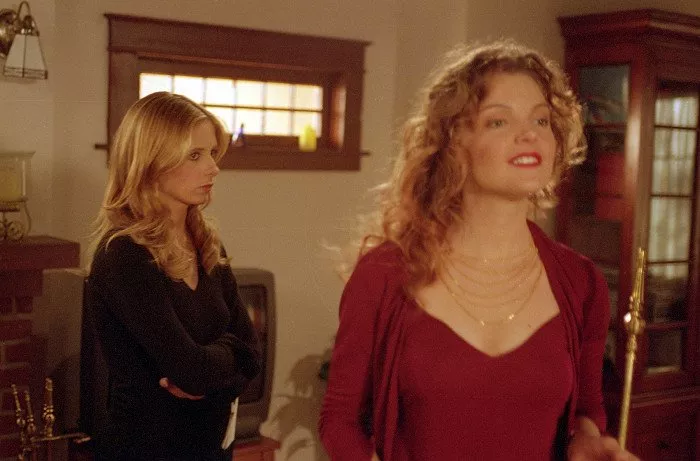 Sarah Michelle Gellar (Buffy Summers), Clare Kramer (Glory)