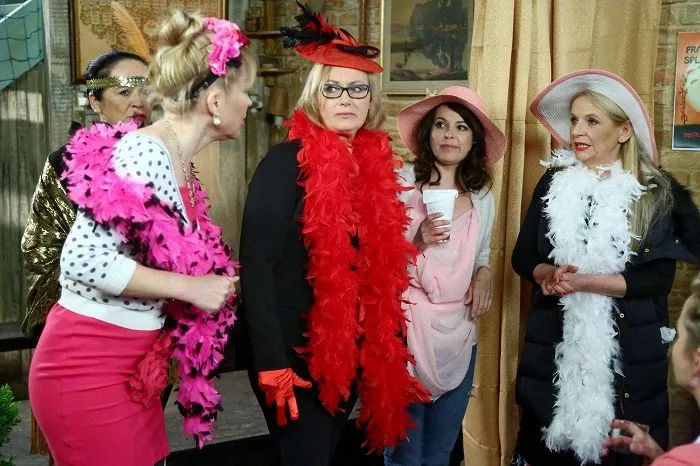 Hana Gregorová (Libuše Drozdová), Zuzana Slavíková (Arleta Říčanová), Alžbeta Stanková, Kateřina Kaira Hrachovcová, Olga Želenská-Drápalová