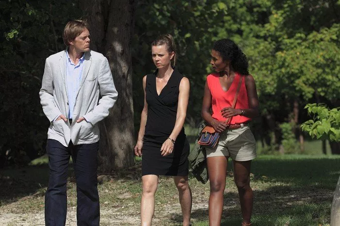 Kris Marshall (DI Humphrey Goodman), Caroline Proust, Sara Martins (DS Camille Bordey)