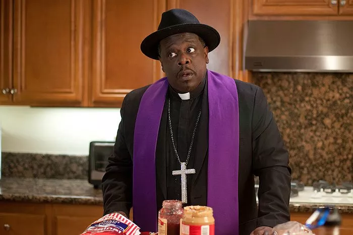 Cedric the Entertainer (Father Williams)