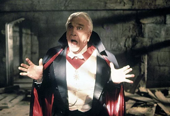 Leslie Nielsen (Dracula)