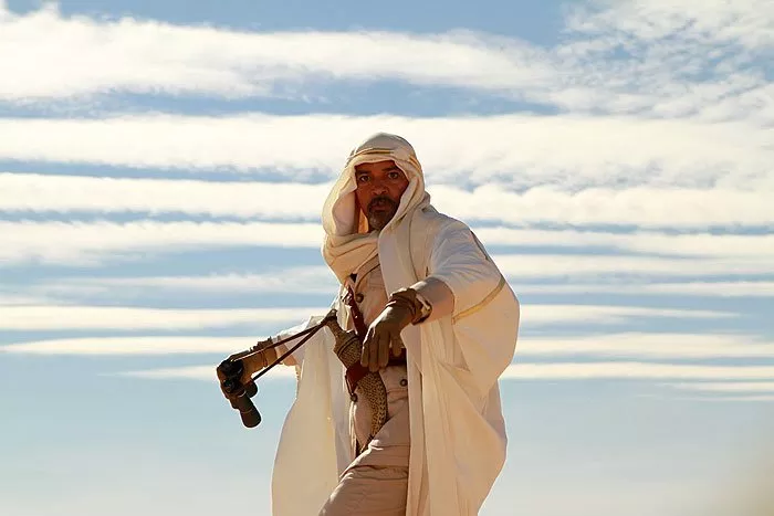 Antonio Banderas (Emir Nesib) Photo © Warner Bros.