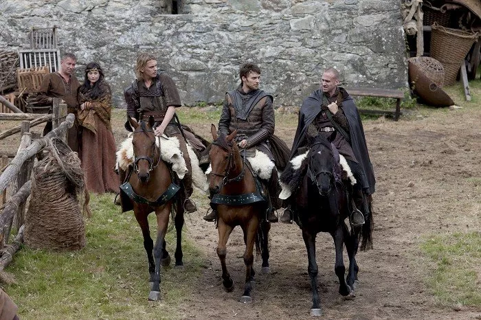 Jamie Campbell Bower (King Arthur), Peter Mooney (Kay), Joseph Fiennes (Merlin)