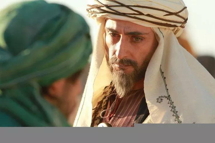 Mark Strong (Sultan Amar) Photo © Universal Pictures