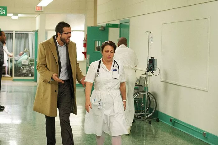 Ryan Reynolds (Frank Allen), Denalda Williams (Head Nurse)