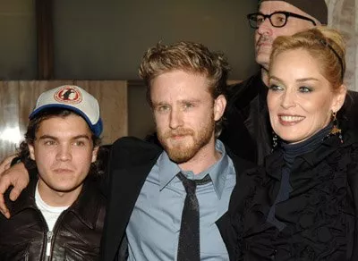 Sharon Stone (Olivia Mazursky), Ben Foster (Jake Mazursky), Emile Hirsch (Johnny Truelove) zdroj: imdb.com 
promo k filmu