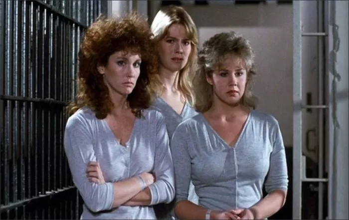 Linda Blair (Carol Henderson), Greta Blackburn, Sharon Hughes zdroj: imdb.com