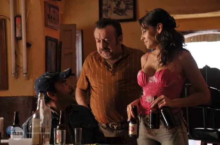 Damián Alcázar (Benny García), Elizabeth Cervantes (La cuñada) zdroj: imdb.com