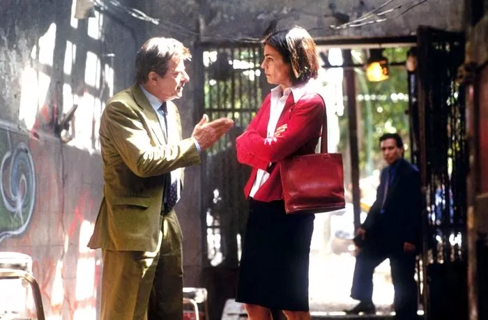 Giancarlo Giannini (Miguel Manzano), Rachel Ticotin