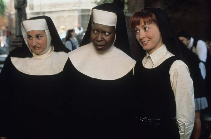 Kathy Najimy (Sister Mary Patrick), Whoopi Goldberg (Deloris), Wendy Makkena (Sister Mary Robert)