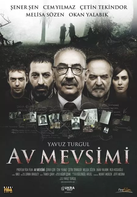 Sener Sen, Cem Yilmaz, Çetin Tekindor, Okan Yalabik, Melisa Sözen zdroj: imdb.com