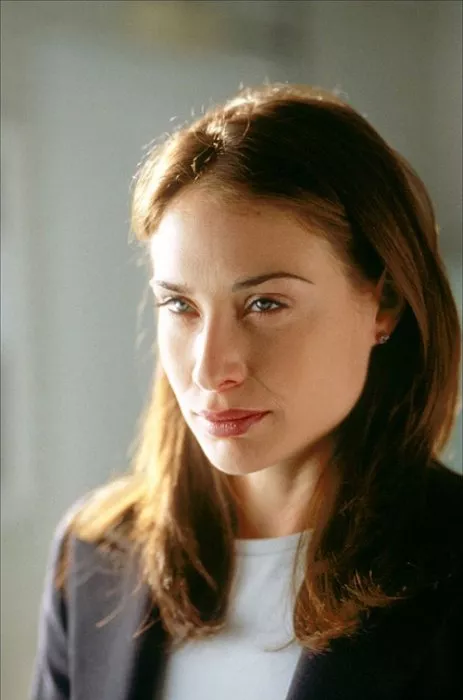 Claire Forlani (Nicole James)