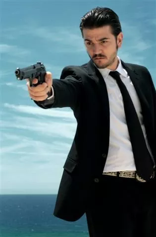 Diego Luna (Gabriel) zdroj: imdb.com