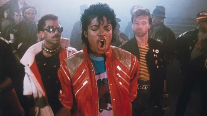 Michael Jackson (Michael Jackson), Vincent Paterson (Vincent Paterson), Michael Peters (Michael Peters) zdroj: imdb.com