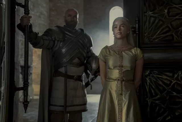 Graham McTavish (Ser Harrold Westerling), Milly Alcock (Princess Rhaenyra Targaryen) zdroj: imdb.com