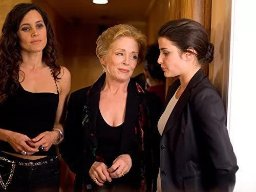 Rachel Shelley (Helena Peabody), Holland Taylor (Peggy Peabody), Cobie Smulders zdroj: imdb.com