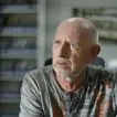Přiznání (seriál 2022) - majiteľ bazáru s autami