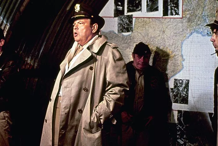 Orson Welles (Brig. Gen. Dreedle)