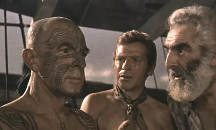 Richard Basehart (Ishmael), Friedrich von Ledebur (Queequeg), Noel Purcell (Ship’s Carpenter) zdroj: imdb.com
