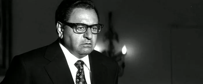 Paul Sorvino (Henry Kissinger) zdroj: imdb.com