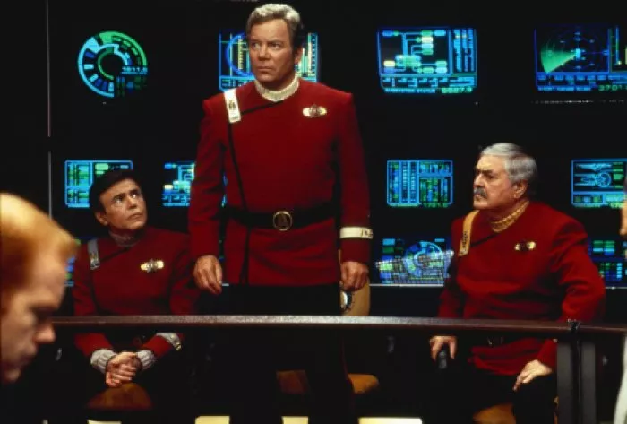 Walter Koenig (Chekov), William Shatner (Kirk), James Doohan (Scotty), Glenn Morshower zdroj: imdb.com