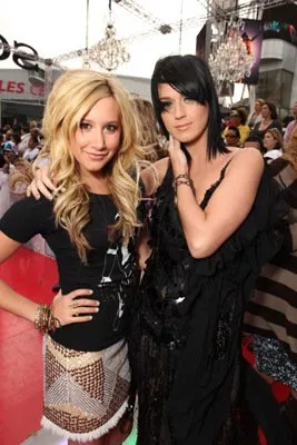 Ashley Tisdale, Katy Perry zdroj: imdb.com 
promo k filmu