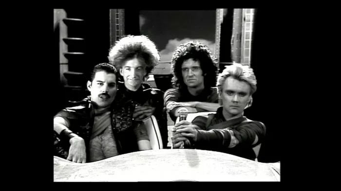 Roger Taylor, Brian May, Freddie Mercury, John Deacon, Queen zdroj: imdb.com
