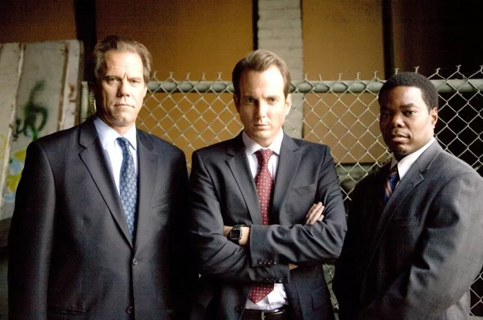 Will Arnett (Kip Killian), Gabriel Casseus (Agent Carter), Jack Conley (Agent Trigstad) zdroj: imdb.com