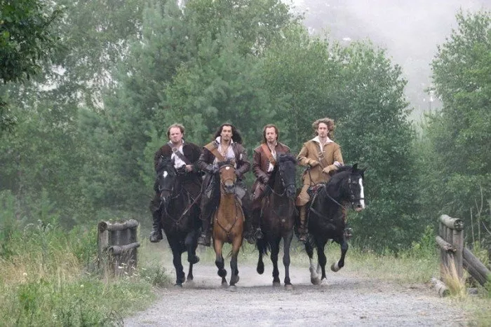 Grégory Gadebois (Porthos), Vincent Elbaz (D’Artagnan), Heino Ferch (Athos), Grégori Derangère (Aramis)