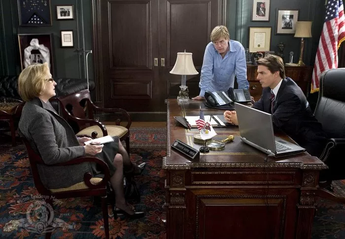 Tom Cruise (Senator Jasper Irving), Robert Redford (Professor Stephen Malley), Meryl Streep (Janine Roth) zdroj: imdb.com
