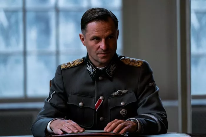 Philipp Hochmair (Reinhard Heydrich) zdroj: imdb.com