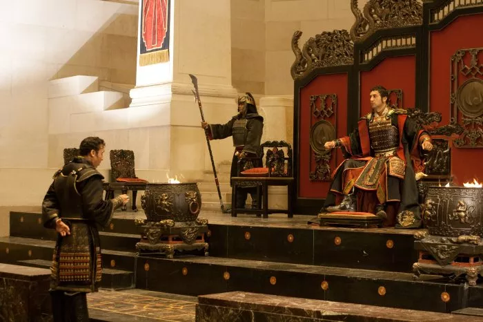 Cliff Curtis (Fire Lord Ozai), Aasif Mandvi (Commander Zhao) zdroj: imdb.com