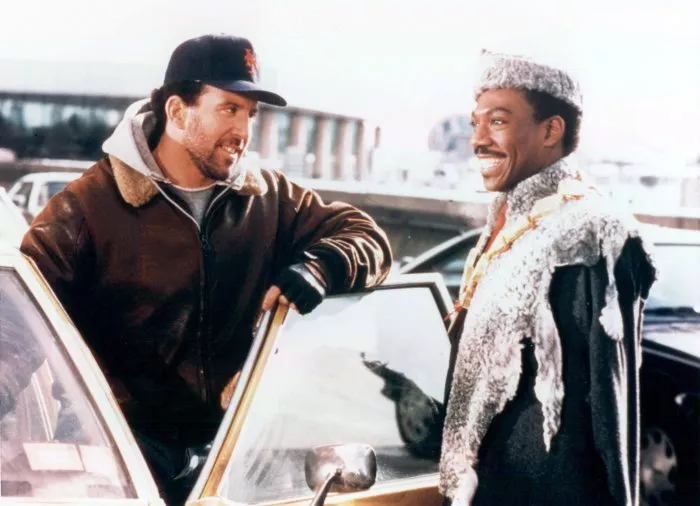 Eddie Murphy (Prince Akeem), Jake Steinfeld (Cab Driver) zdroj: imdb.com